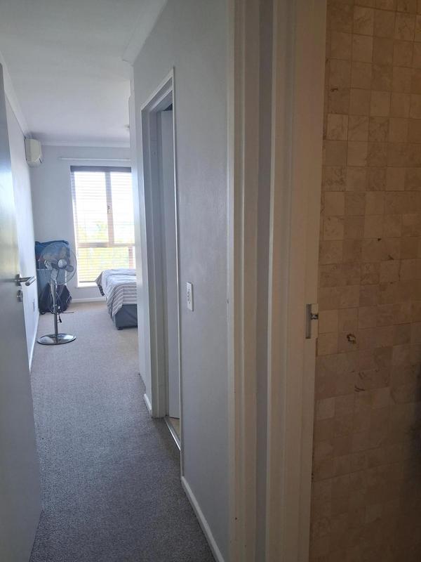 To Let 2 Bedroom Property for Rent in Vredehoek Western Cape